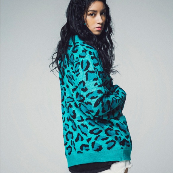 Leopard full fashion button up sweater - Picture 1 of 8